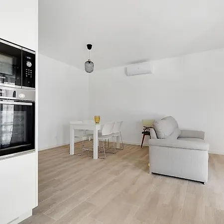 14 Esteva R Cb 5 Min To The *